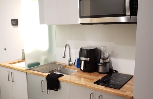 McGinley Square Apartment | Modern Cozy Rest In Jersey City