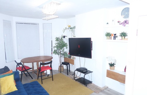 Slough House | Modern & Cozy Retreat near Heathrow & Central Slough