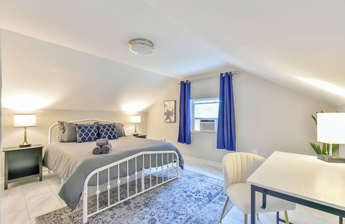 Greensboro House | Modern - Cozy - Well Locatedn