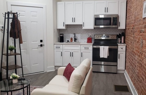 Primos Secane Apartment | Modern Cozy1bedroom Apartment near Center City