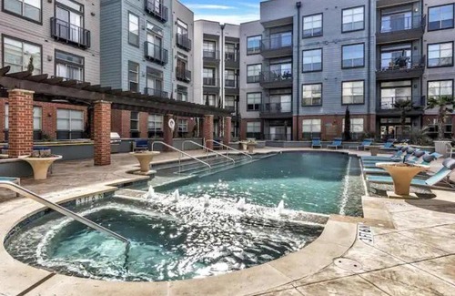Deep Ellum Apartment | Modern CozySuites with pool, gym, parking! #05