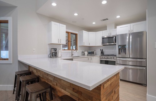Austin House | Modern Craftsman Home, 10 minutes from Downtown!