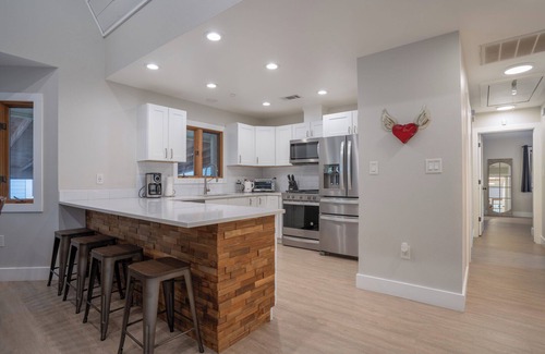 Austin House | Modern Craftsman Home, 10 minutes from Downtown!