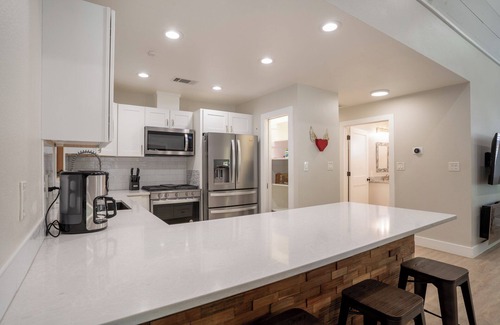 Austin House | Modern Craftsman Home, 10 minutes from Downtown!