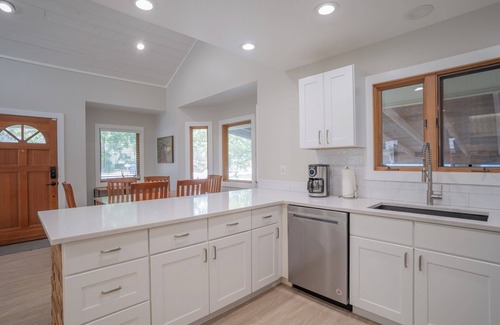 Austin House | Modern Craftsman Home, 10 minutes from Downtown!