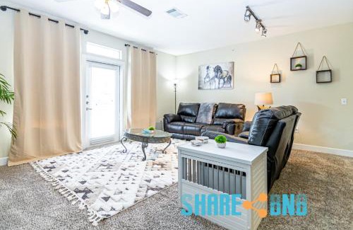 Park Central Apartment | Modern Dallas Retreat - 2br, Patio, Parking