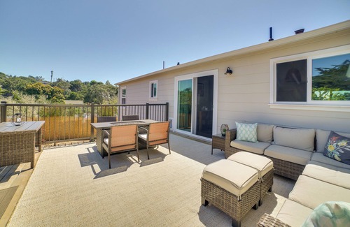 Seaside Cottage | Modern Del Rey Oaks Retreat: 2 Mi to Monterey Bay!