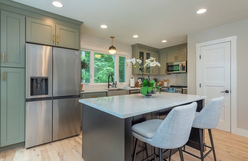 Canton House | Modern Designer Mountain Retreat in the Forest w/Hot Tub
