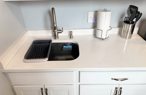 South Baltimore Apartment | Modern Dog Friendly 1BD/1BA Apt in Federal Hill