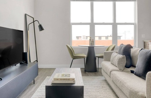 Dorchester Apartment | Modern Dorchester Studio w/ W/D, Gym & Pool, by Blueground