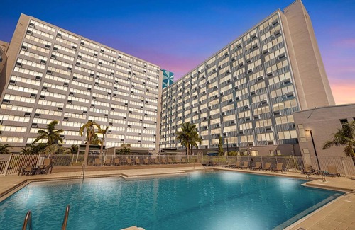 St. Petersburg - Clearwater Apartment | Modern downtown apartment, good for longer stays l Barsala