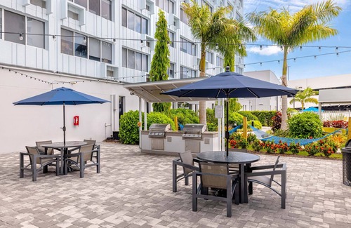 St. Petersburg - Clearwater Apartment | Modern downtown apartment, good for longer stays l Barsala