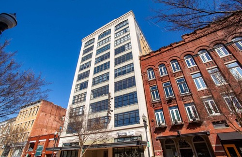 Old City Apartment | Modern Downtown Loft on Gay St