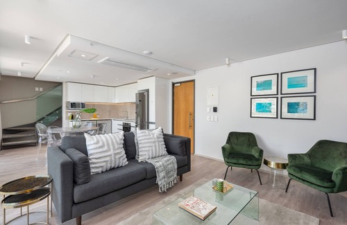 Bo'Kaap Apartment | Modern Duplex Apartment | Views | Space | Balcony