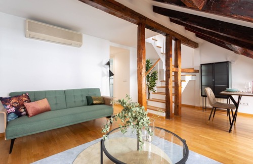 Huertas Apartment | Modern Duplex in the neighborhood of Las Letras