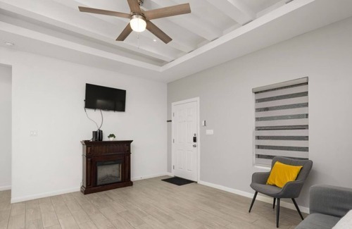 Pharr House | Modern Duplex with Fully Upgraded Amenities