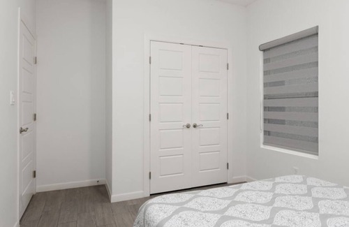 Pharr House | Modern Duplex with Fully Upgraded Amenities