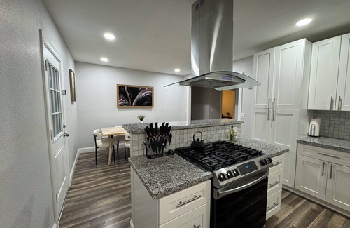Greater East End Apartment | Modern EADO Retreat[KingBed[Office[Private]