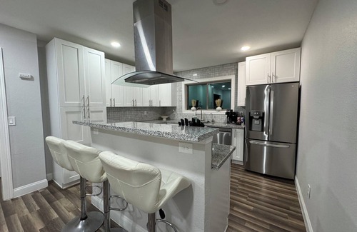 Greater East End Apartment | Modern EADO Retreat[KingBed[Office[Private]