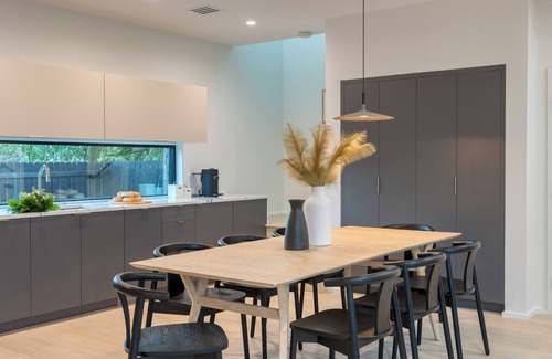 Central East Austin House | Modern East Austin Home w/Pool, Near Downtown & Lady Bird Lake | Casa 1803