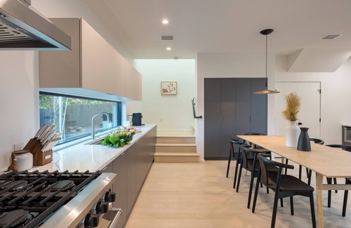 Central East Austin House | Modern East Austin Home w/Pool, Near Downtown & Lady Bird Lake | Casa 1803