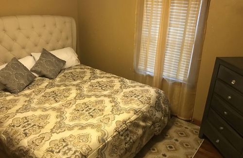 Beaumont House | Modern East End Home Easy Access Lamar Univ, Hospital Disctrict, and Mobile