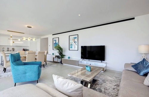 Fuengirola Apartment | Modern El Higueron West Apt with Private Garden & BBQ