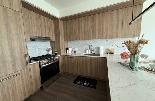The Loop Apartment | Modern Elegance meets Chicago High Rise 1-bedroom apt with a breathtaking view