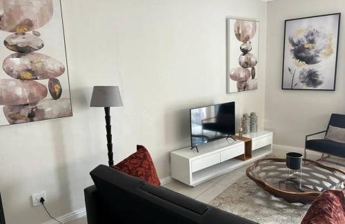 Greater Johannesburg Metropolitan Area Apartment | Modern & Elegant Apt Sandton Central