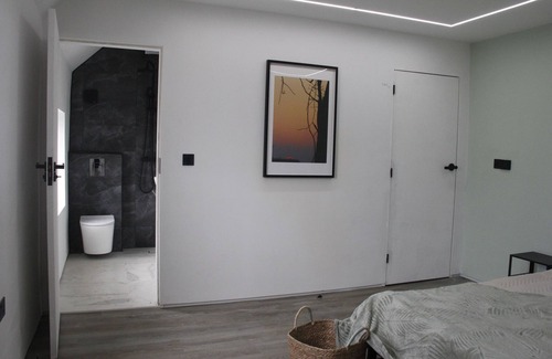 Staple Hill Apartment | Modern en-suit room in Bristol 5