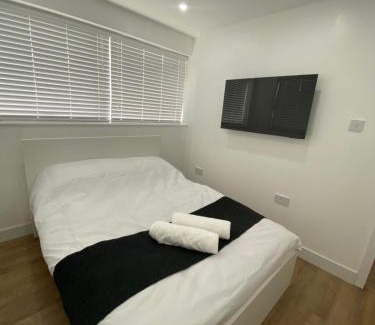 Luton House | Modern en-suite rooms Luton air port
