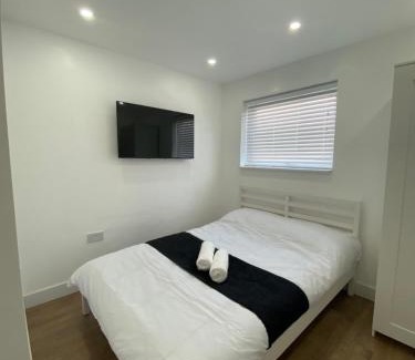 Luton House | Modern en-suite rooms Luton air port