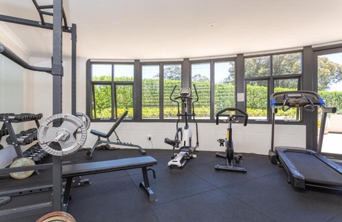 Newtown Apartment | Modern, Executive Apartment near Newtown