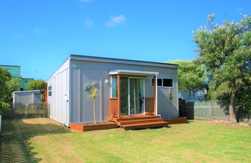 Foxton Beach House | Modern family Bach - child and animal friendly