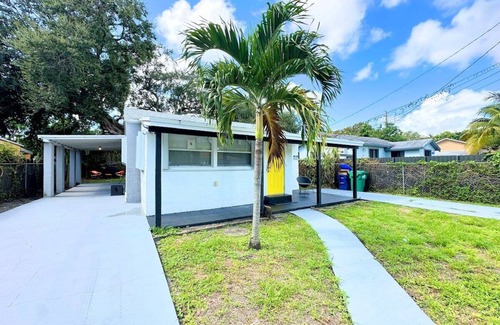 Miami Shores House | Modern Family Cottage Beach 15 min