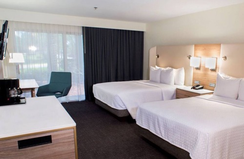 Florida Central Atlantic Coast Hotel | Modern Family-Friendly Unit near Disney World