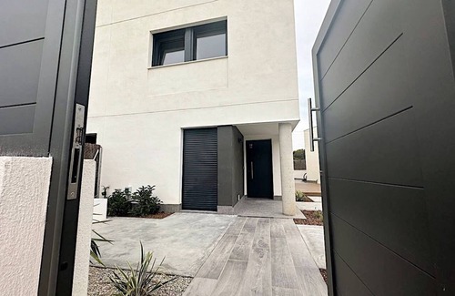 Altafulla House | Modern family home 2 min walk to the beach
