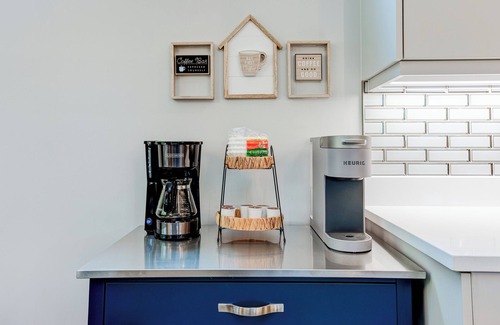 Woodfin House | Modern, Family + Pet-Friendly! Mins from Downtown AVL! Firepit, Hot Tub & Games!