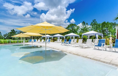 Davenport House | Modern Family Retreat - 15 Min from Disney with Private Pool!
