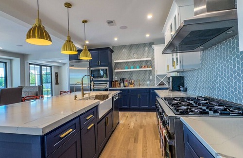 Jacobstown Villa | Modern Farm Estate Close to Six Flags and Vineyards!