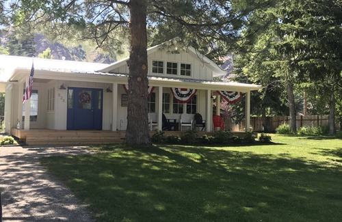 Hailey House | Modern Farm House:Amazing Location. Shopping, Hiking, Fishing and Skiing
