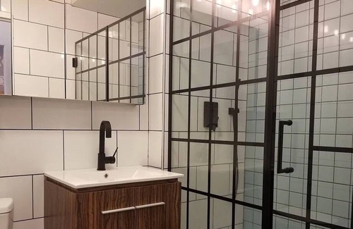 South Slope Condo | Modern Farmhouse 2 BR Duplex in South Slope w/Private Patio