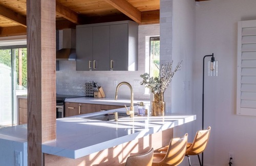 Santa Rosa House | Modern Farmhouse Villa with Captivating Panoramic Views, Hot Tub and Sauna!