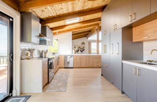 Santa Rosa House | Modern Farmhouse Villa with Captivating Panoramic Views, Hot Tub and Sauna!