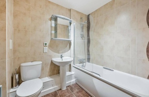 Greenwich West Apartment | Modern Flat in Greenwich with 2Bed 2Bath