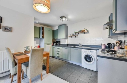 Greenwich West Apartment | Modern Flat in Greenwich with 2Bed 2Bath