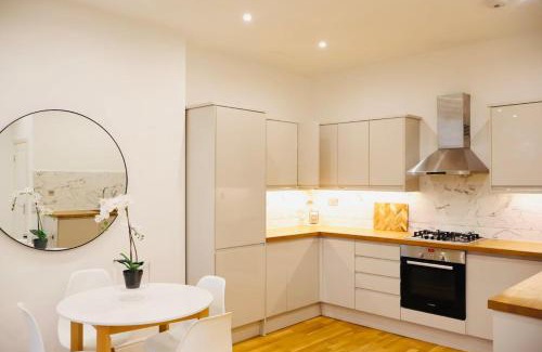 Streatham Hill Apartment | Modern Flat in London