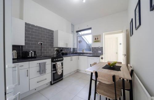 Newton House | Modern Flat in Porthcawl
