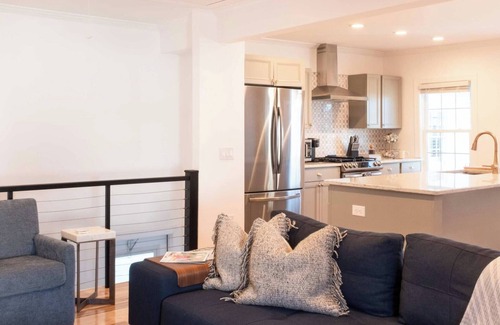 St. Michaels Apartment | Modern Flat in the Heart of St. Michaels – Walk Everywhere