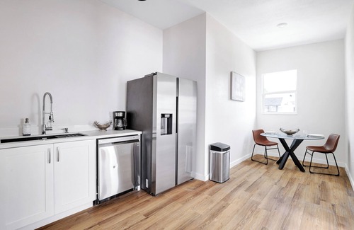 Tobin Hill Apartment | Modern Flat Nr DT River Walk Zoo | WiFi BBQ Desk